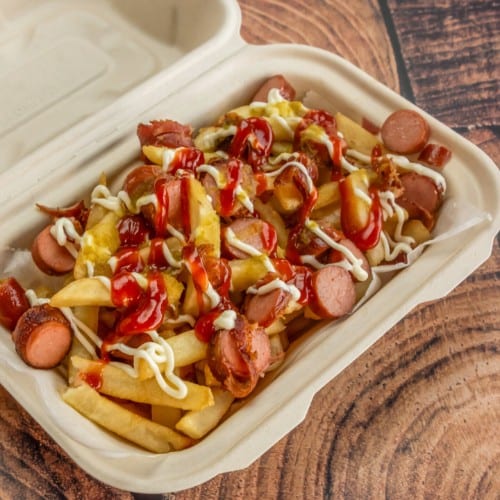Salchipapas.